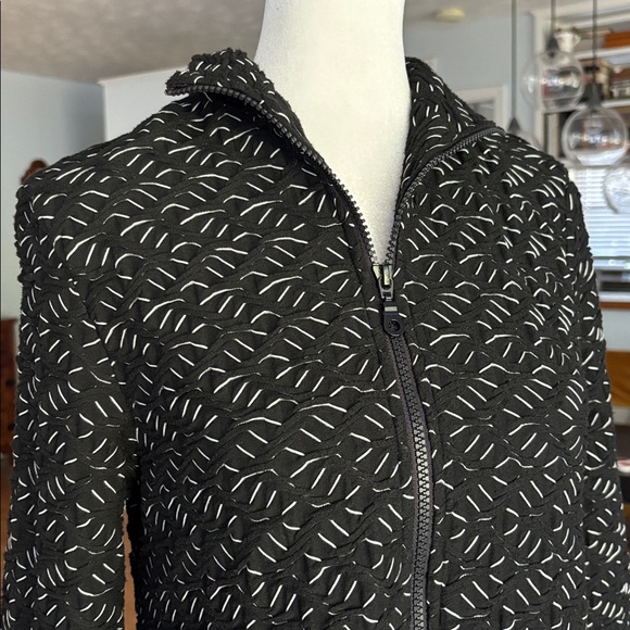 Kozan | Black & White Zip Jacket | Like New - Picture 5 of 6